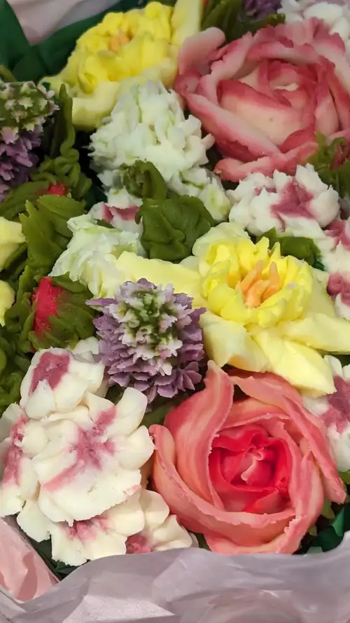 Cupcake flower bouquet arrangement